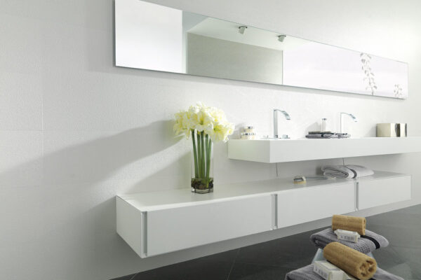 Porcelanosa-Gotas_Blanco316x90cm-1024x768